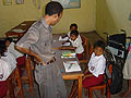 14.02.2007 - Ein Rollstuhl für Fandi.
Durch Hilfe von Frau Schaefer, MediScon und ALOR DIVE erhält Fandi eine Schulausbildung in Kalabahi.